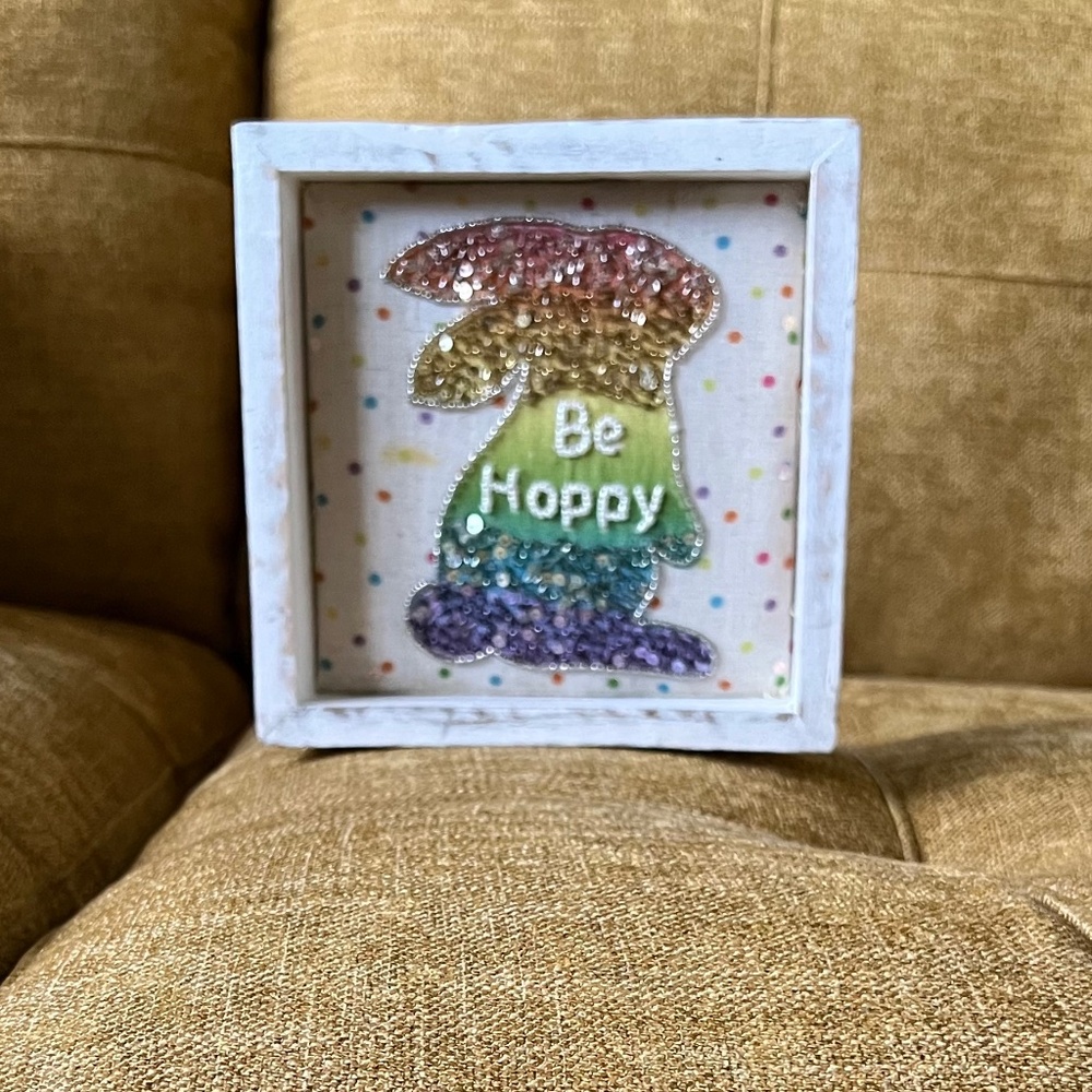 Bunny Decoration Rainbow Be Hoppy Sequence & Beads Bunny Distressed White Frame - Picture 2 of 4